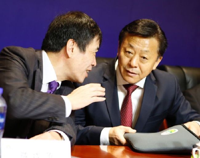 【比赛焦点瞬间】第14分钟，努内斯禁区内无人盯防的好机会，射门被皮克福德挡出，阿尔瓦雷斯再补射也是被挡稍稍偏出。